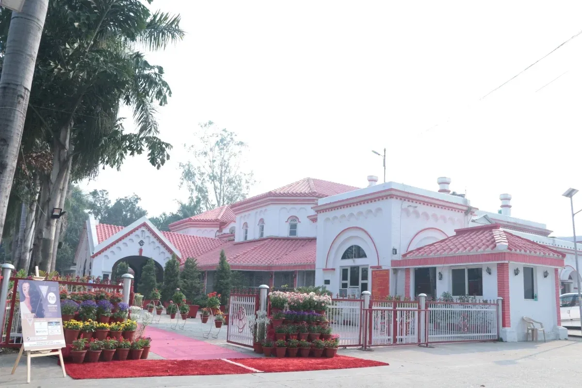 Clubhouse entrance — Bareilly Club