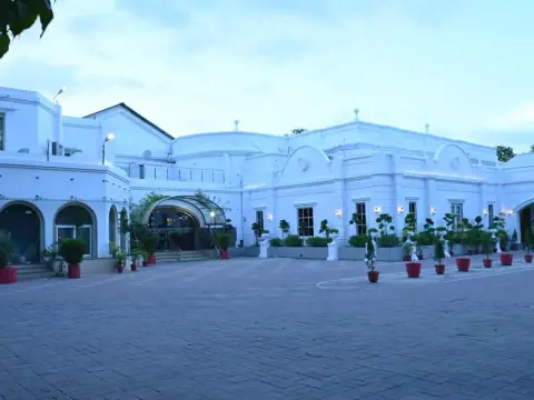 Cawnpore Club — club photograph