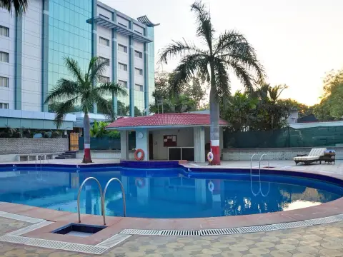 Chiraan Fort Club — swimming pool