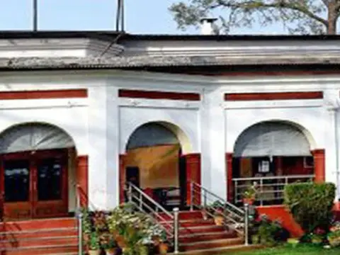 Clubhouse veranda and lawn — Dehradun Club