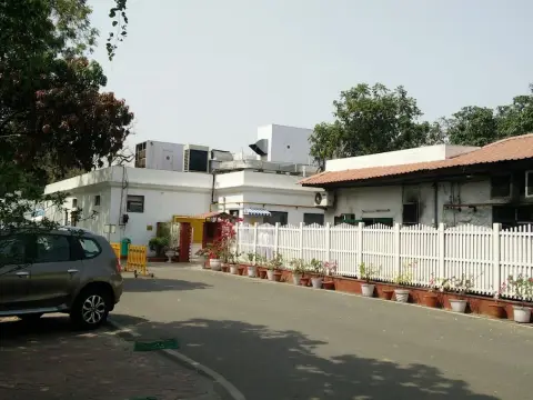 Delhi Gymkhana Club main building exterior