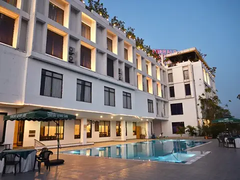 Emerald Garden Club exterior and pool courtyard