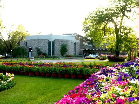 Campus gardens and building — India International Centre