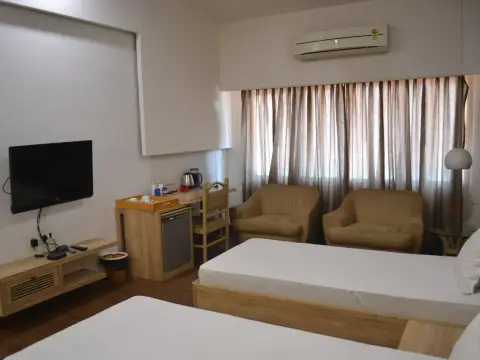 Guest room at Indore Tennis Club