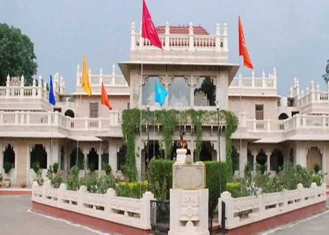 Jiwaji Club main building exterior