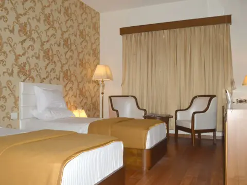 Guest room at Lake Club