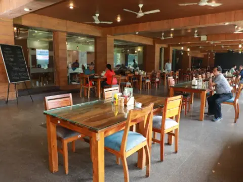 Café dining area — Noida Golf Course