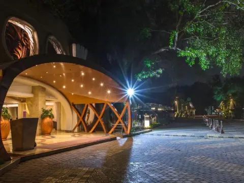 Residency Club Hotel Entrance at Night