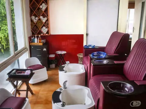 Salon treatment area at Tollygunge Club